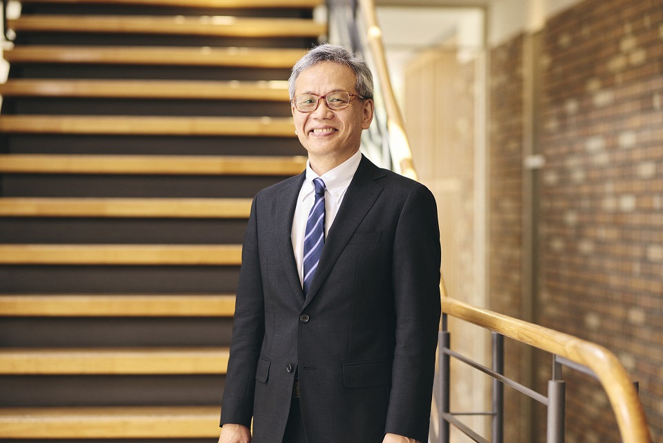 副学長(文学部教授)岡明　秀忠